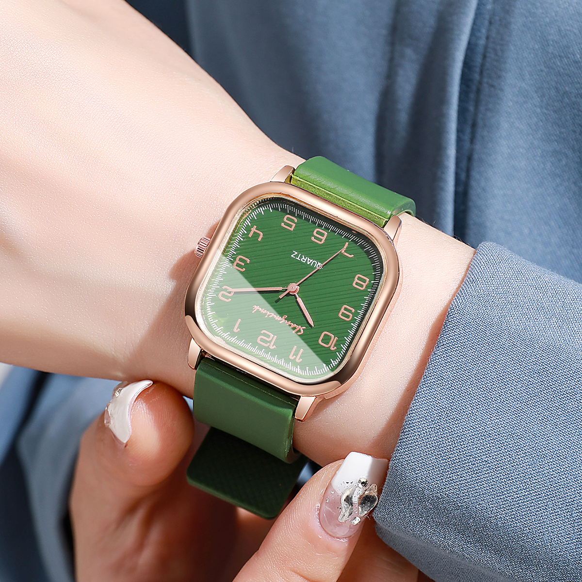Fashion Square Women Watches C - Silicone Band Women recensione e prezzo