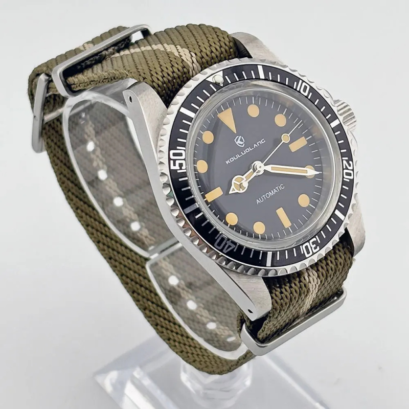 NH35 vintage 40mm sapphire gla - Tropic Strap Vintage recensione e prezzo