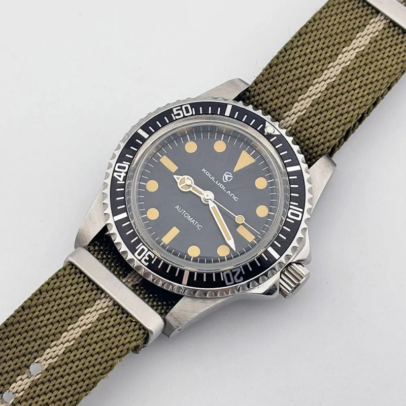 NH35 vintage 40mm sapphire gla - Tropic Strap Vintage recensione e prezzo
