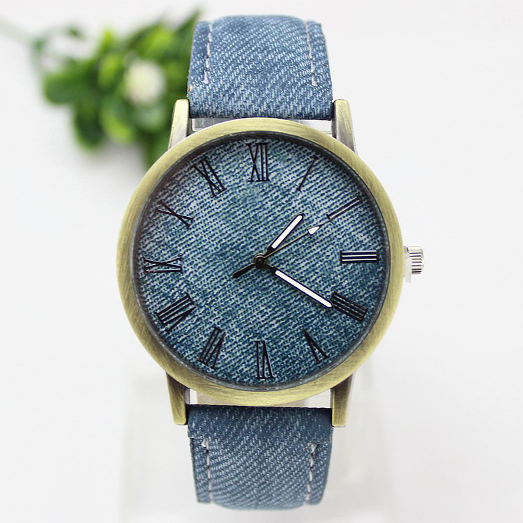 New Fashion Men Casual Quartz  - Leather Watch Band Men recensione e prezzo