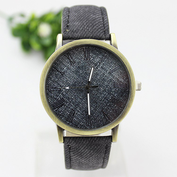 New Fashion Men Casual Quartz  - Leather Watch Band Men recensione e prezzo