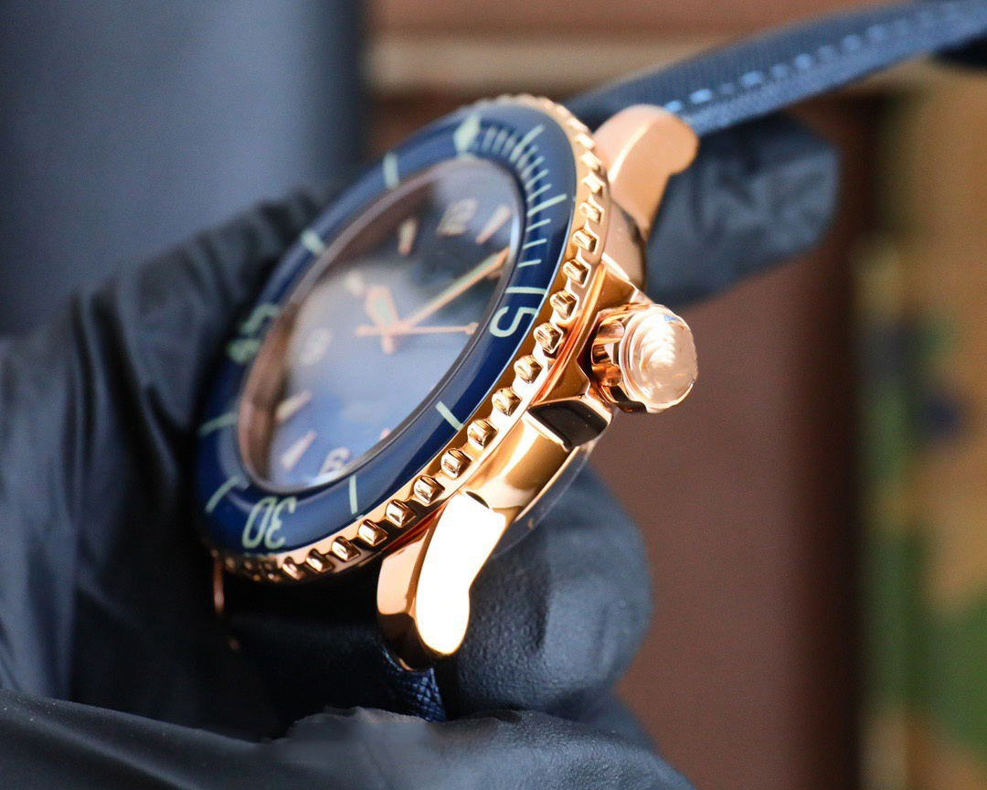 Customized watch, 42mm, sapphi - Canvas Strap Watch recensione e prezzo