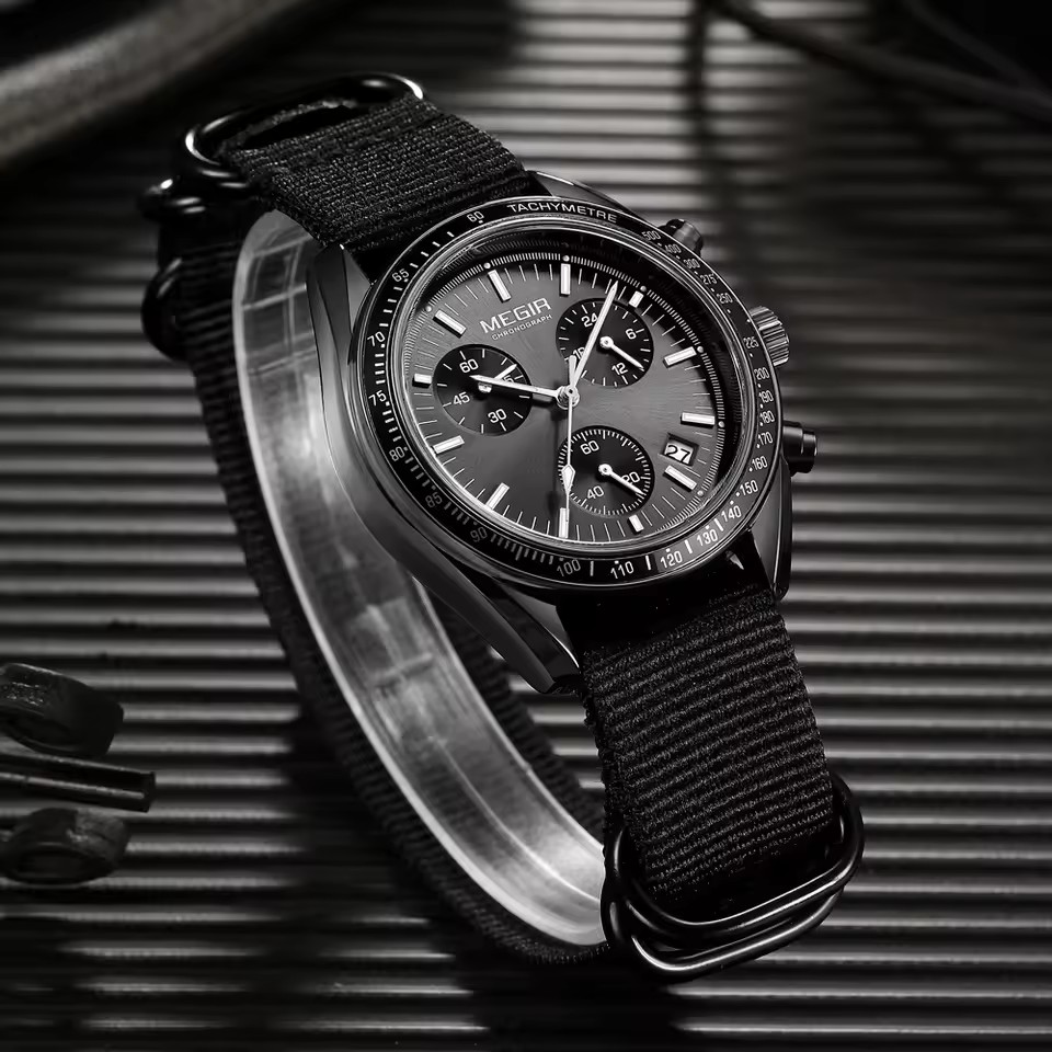 MEGIR 2247 Men's Luxury Quartz - Canvas Strap Watch recensione e prezzo