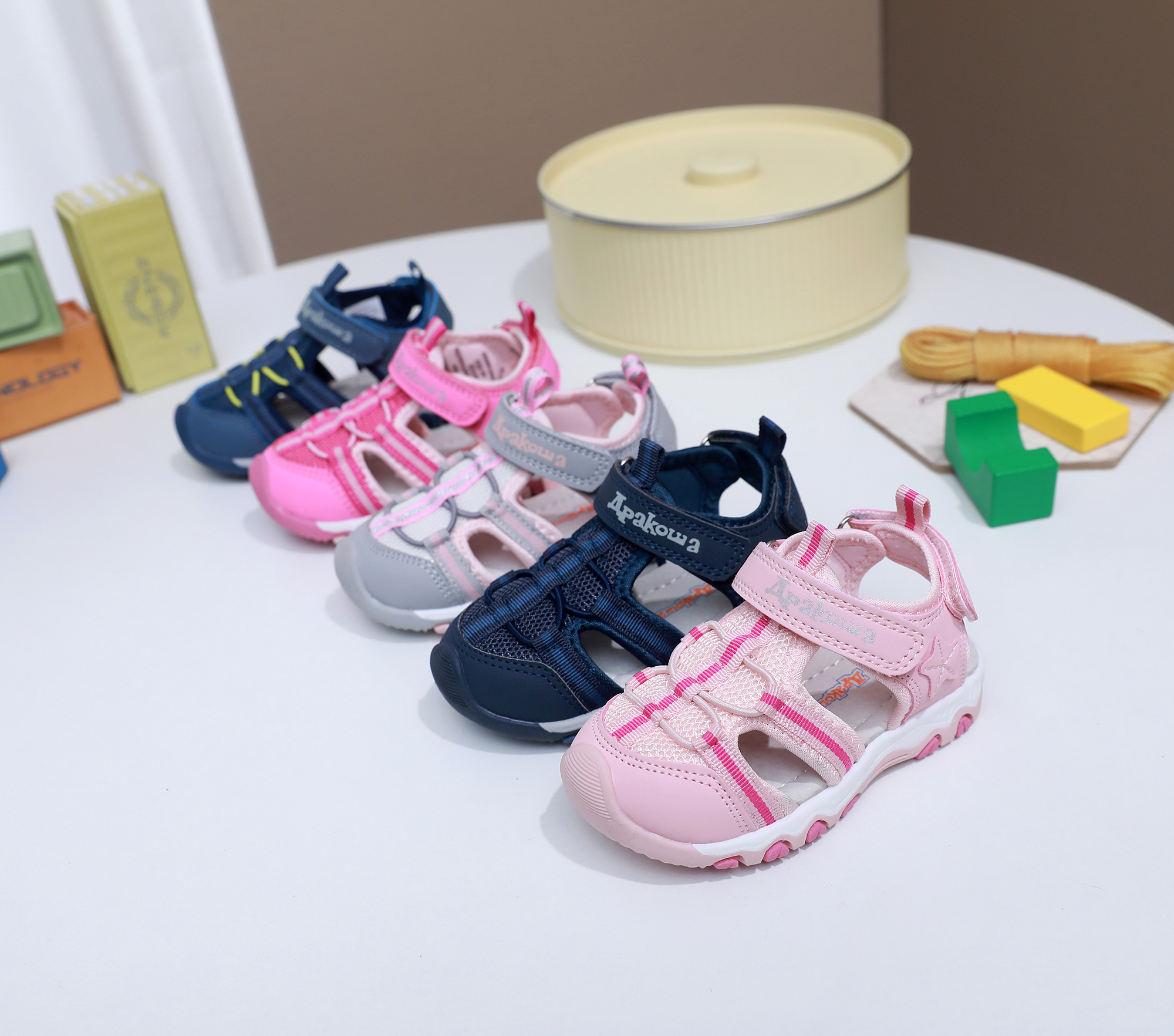 New Summer Children's Closed-T - Sport Loop Velcro recensione e prezzo