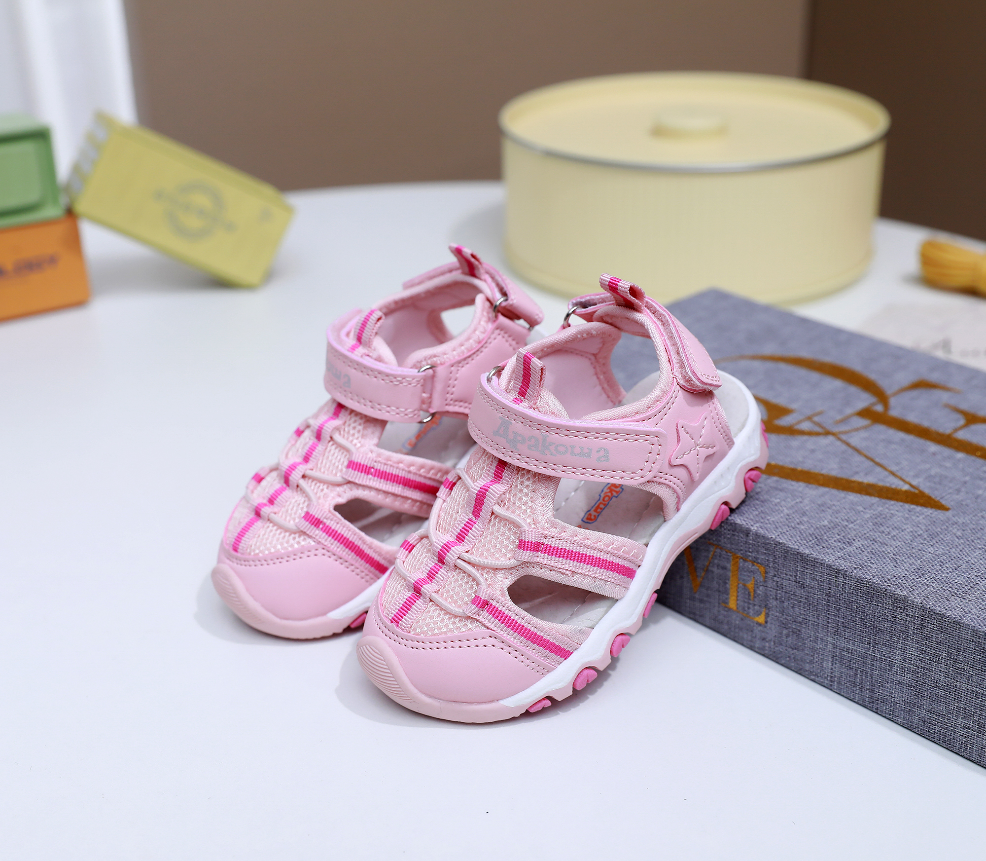 New Summer Children's Closed-T - Sport Loop Velcro recensione e prezzo
